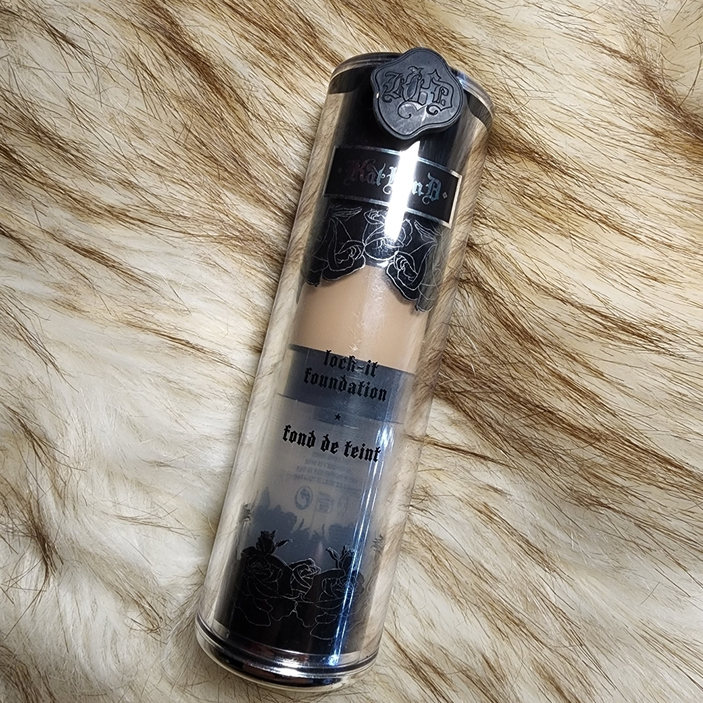 Kat Von D Lock-It Foundation Light 48